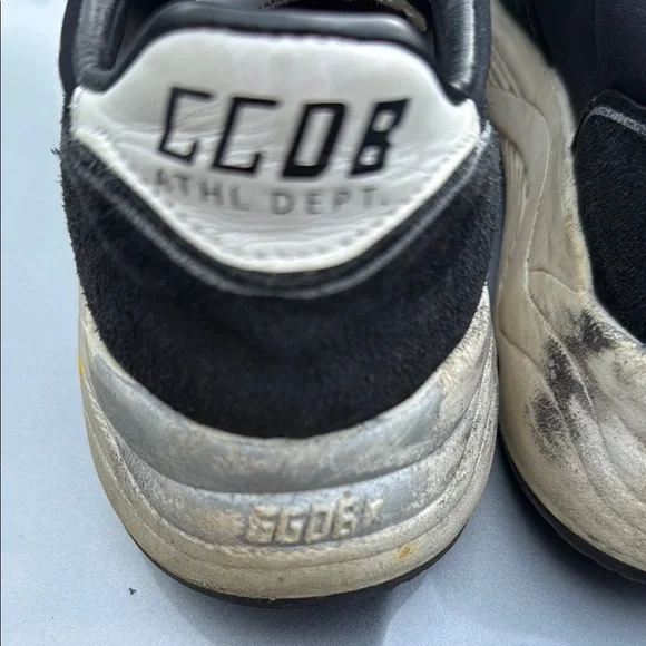 Golden Goose Black and White Sneakers with Signature Style - Picture 1 of 5